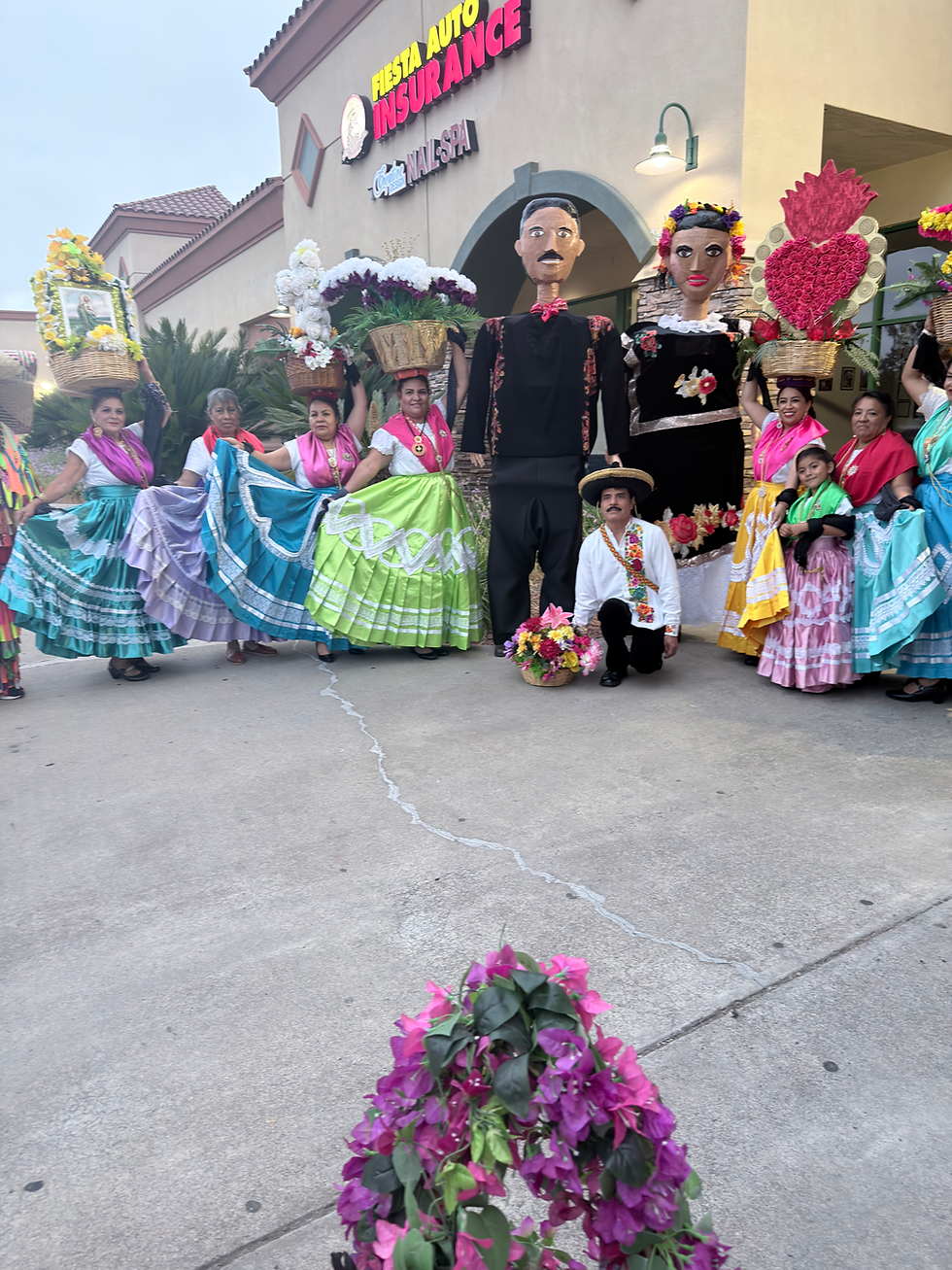 ideas para quinceañera 2027 en San Diego en una celebración moderna y bicultural.