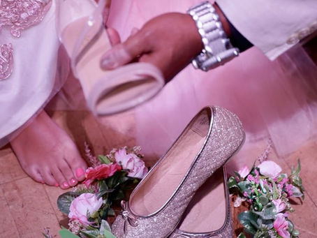 ¿Por Qué Cambiar tus Zapatos por Zapatillas en tu Quinceañera 2026? La Tendencia que Está Revolucionando los XV