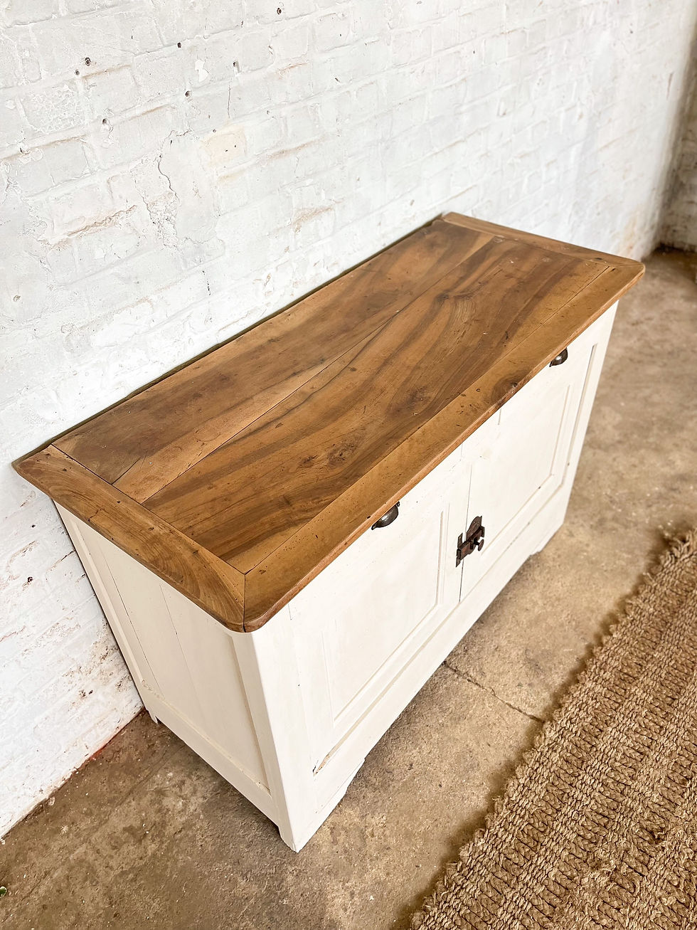 Miniature : Ancien buffet bas 