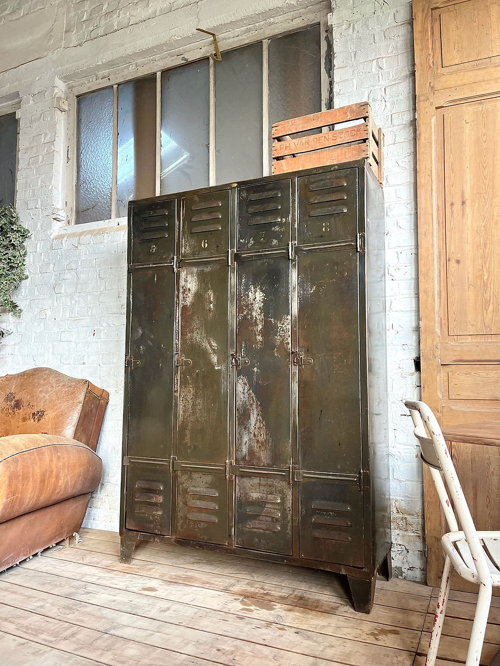Miniature : Ancien vestiaire 4 portes 