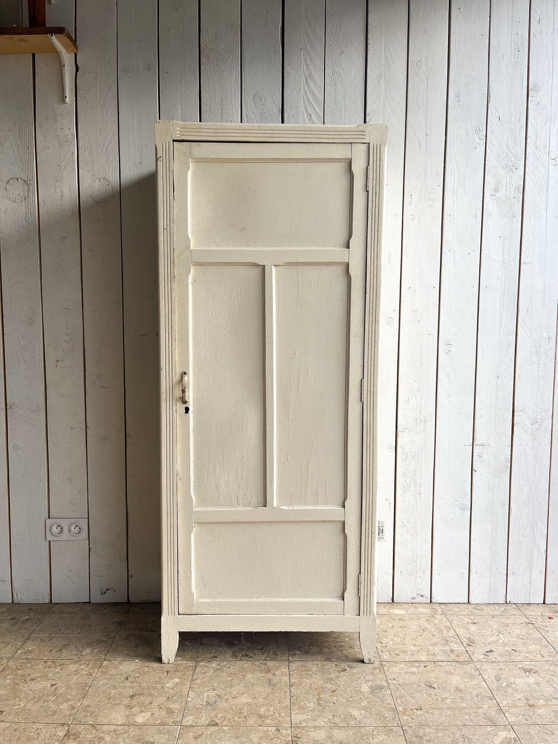 Armoire parisienne blanche 