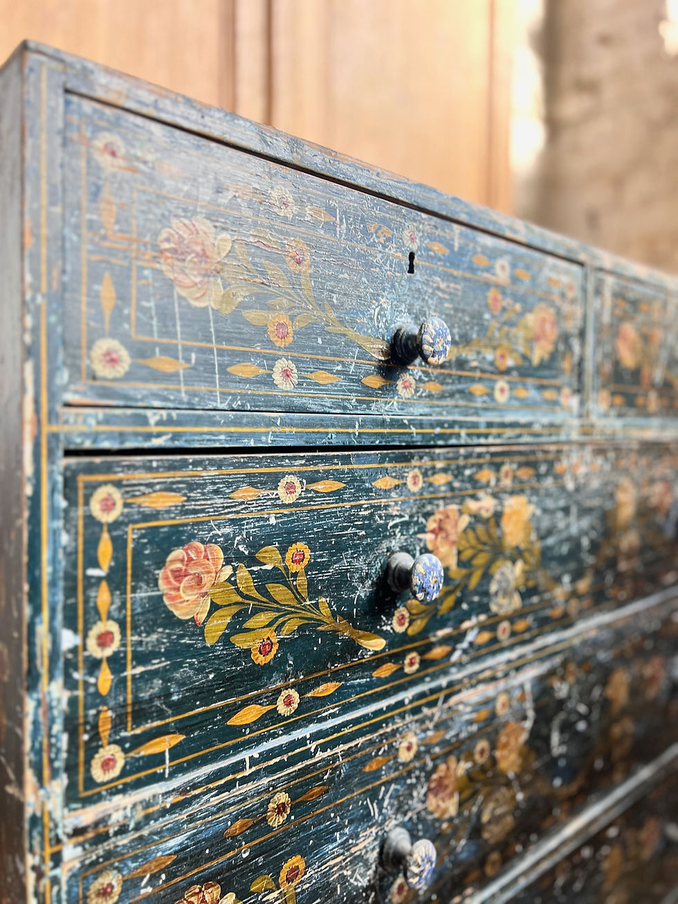 Miniature : Ancienne commode patine d’origine