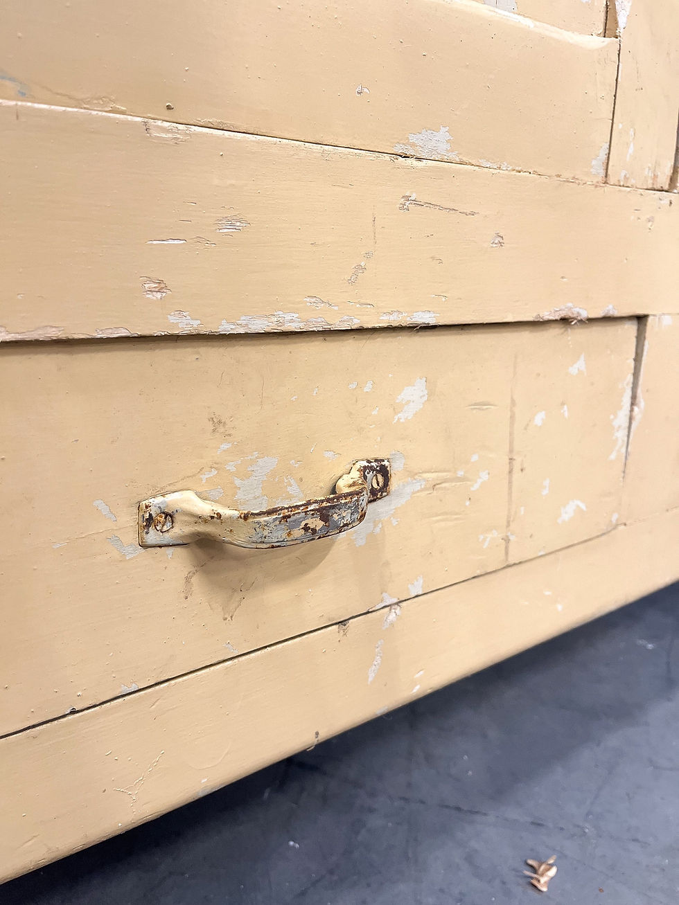 Miniature : Ancienne armoire d’atelier patine d’origine