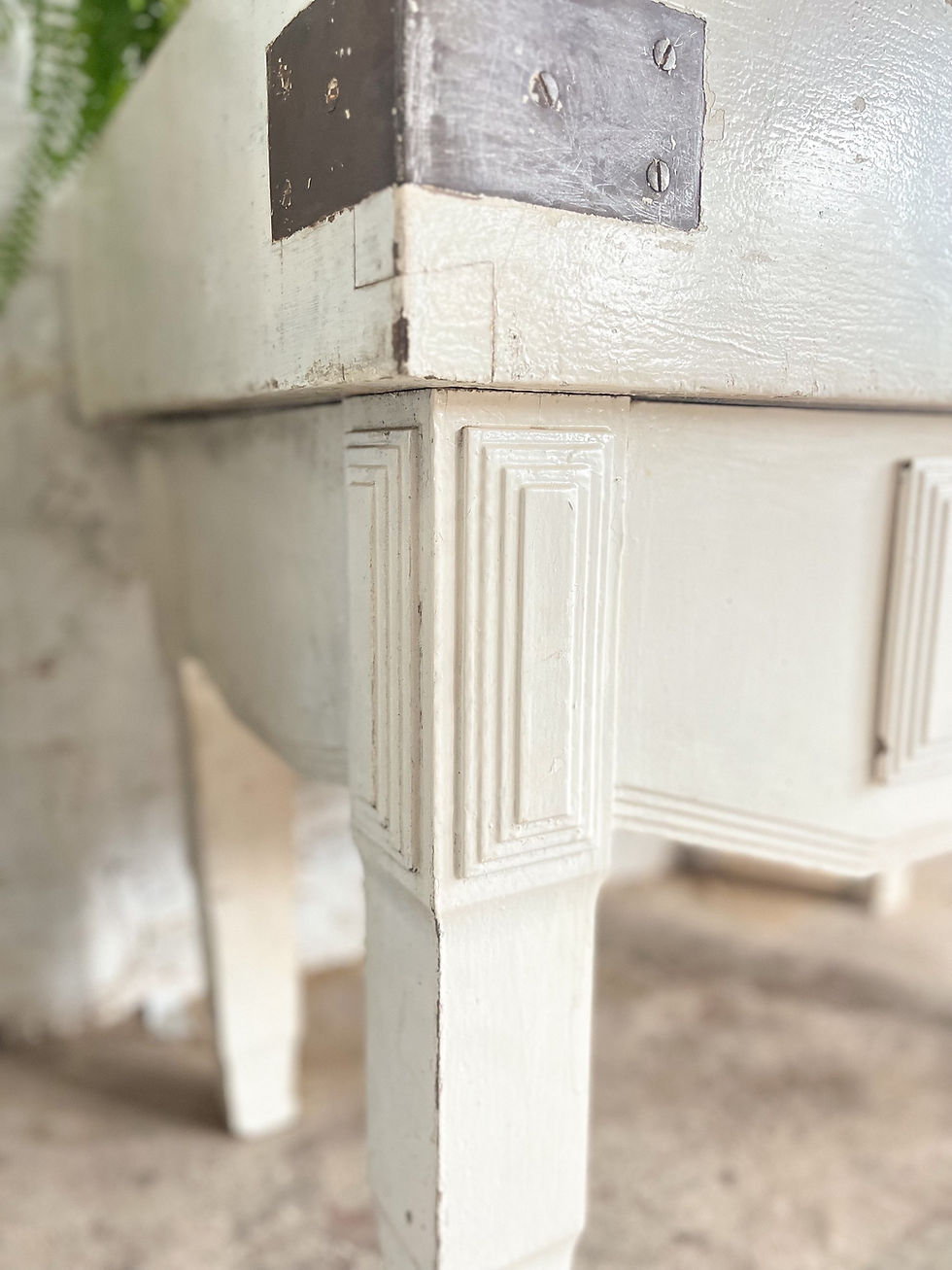 Miniature : Ancien billot de boucher patine blanche d’origine