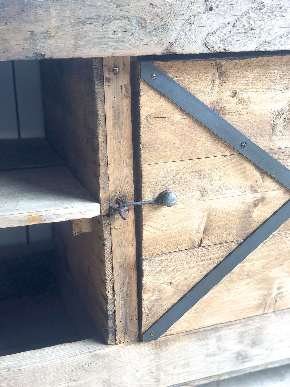 Miniature : Ancien établi de menuisier 