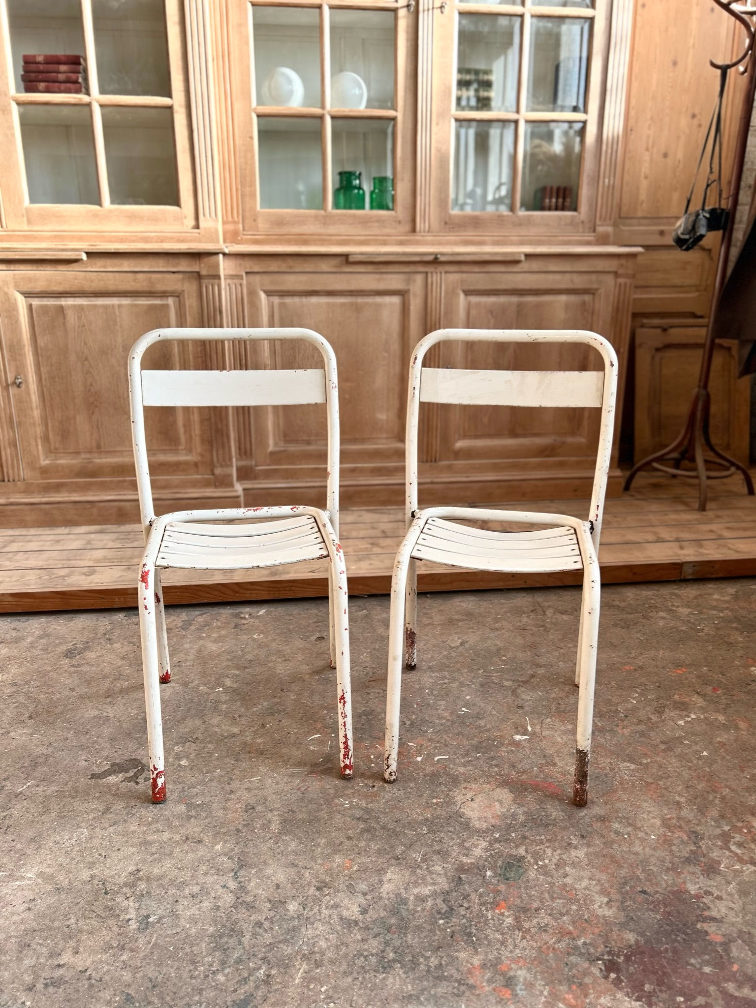 Paire de chaises bistrot métal patine d’origine