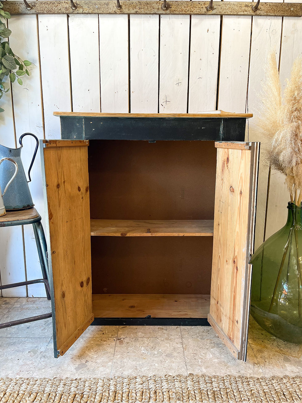 Miniature : Ancien petit meuble d’atelier