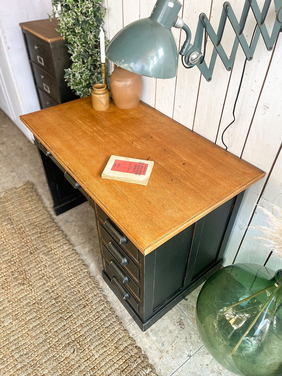 Miniature : Ancien bureau patine noire