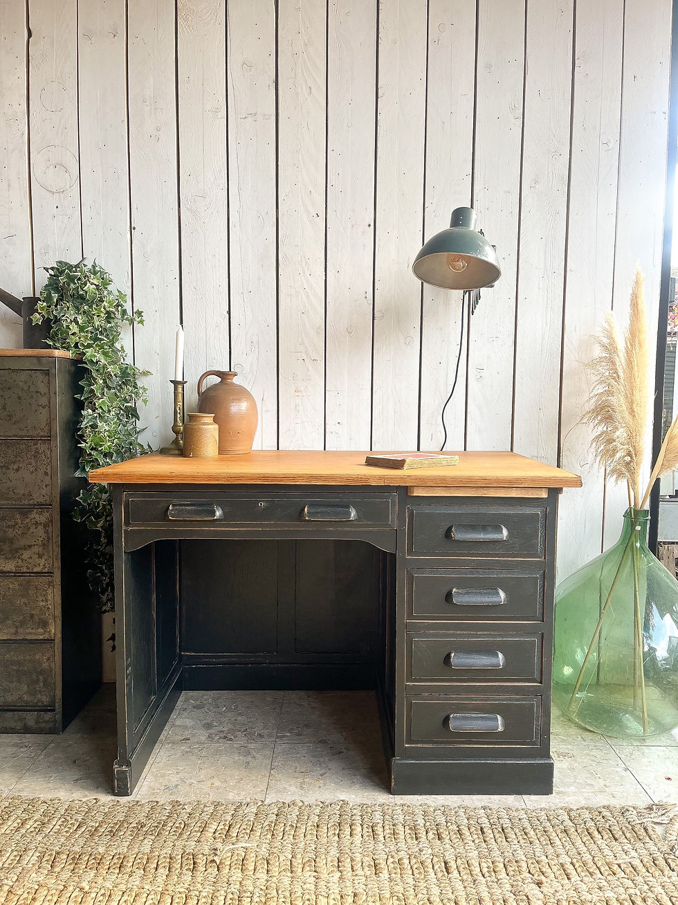 Miniature : Ancien bureau patine noire
