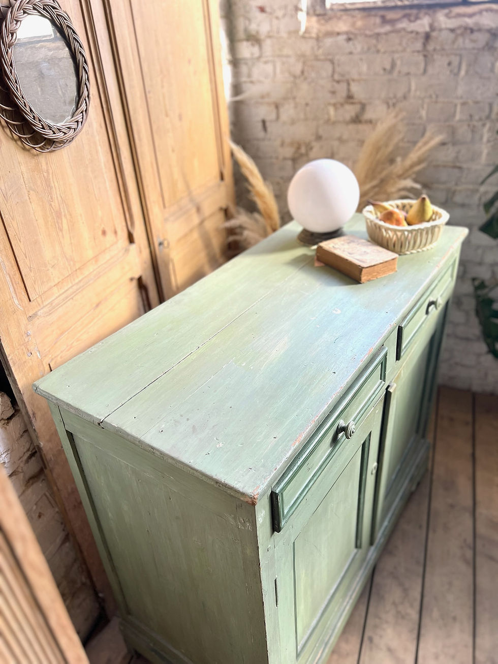 Miniature : Ancien buffet patine verte d’origine 
