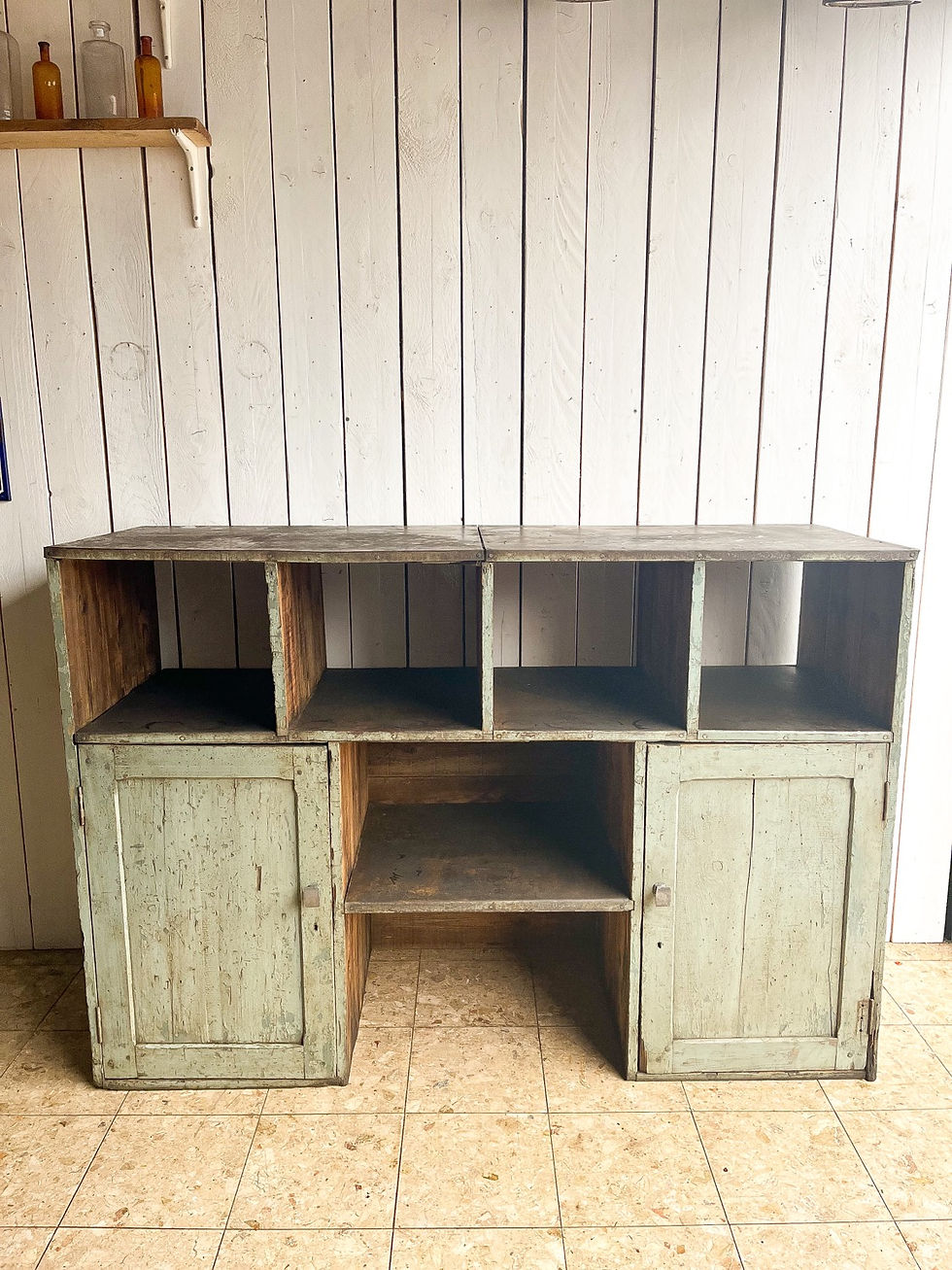 Miniature : Ancien meuble de métier d’usine