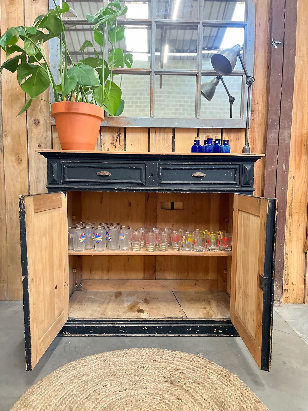 Miniature : Ancien buffet parisien patine noire 