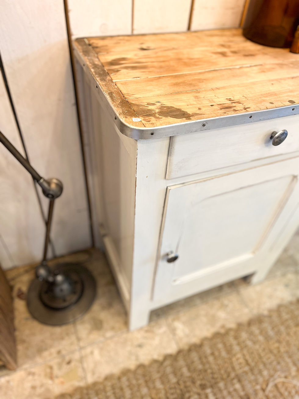 Miniature : Ancien petit buffet blanc 