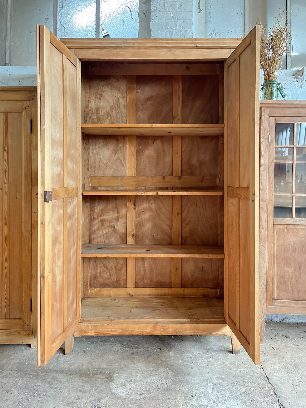 Miniature : Ancienne armoire parisienne