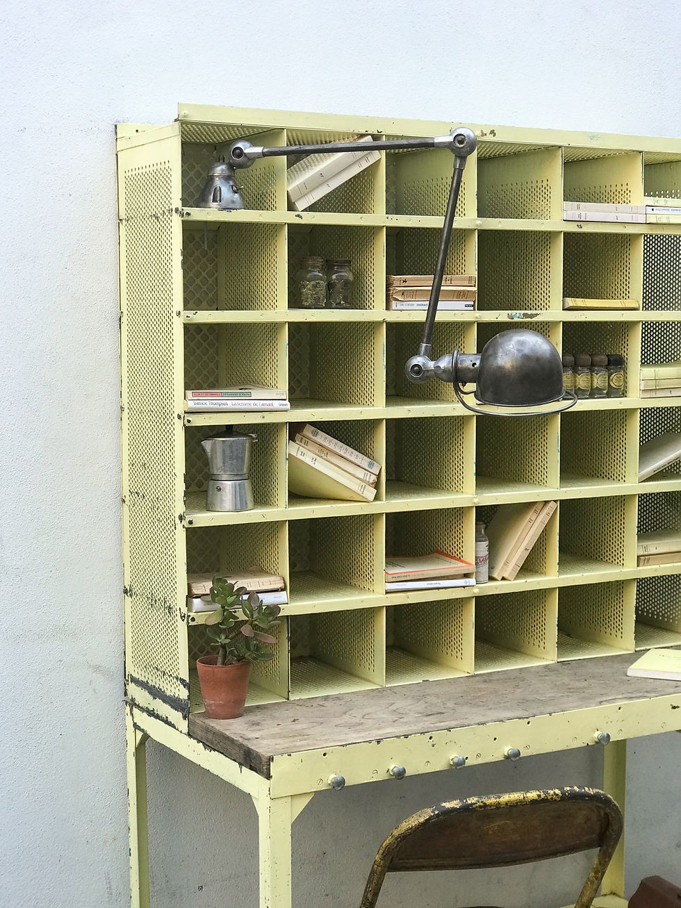 Miniature : Ancien bureau de tri postal patine jaune 