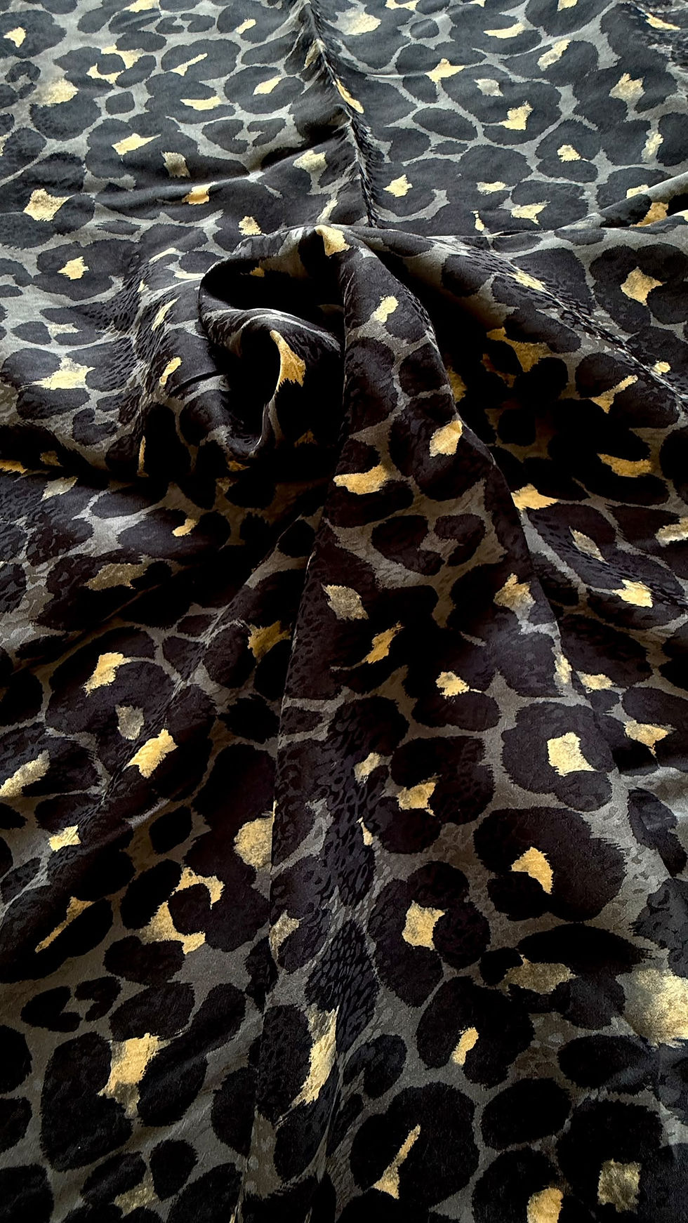 Miniature : Viscose jacquard motif animal anthracite et noir