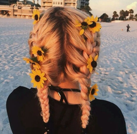 Let's wear flowers in our hair.