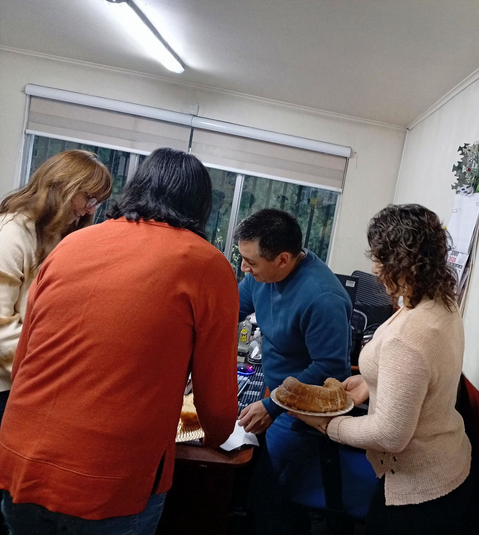 En Unidad de Administracion , saludando a Jaime Cea.