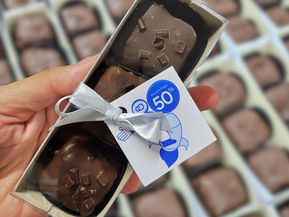 Trio de mini brownies banhados em chocolate para evento interno — Nuvemshop | UPgeek