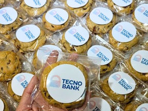 Cookie com adesivo personalizado para evento interno — Tecnobank | UPgeek