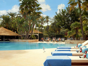 TUI lanceert internationale 'elfjes' kerstcommercial   