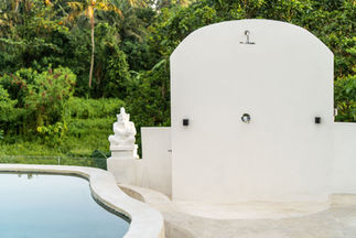 Curved tropical architecture at Villa Feliz Bali