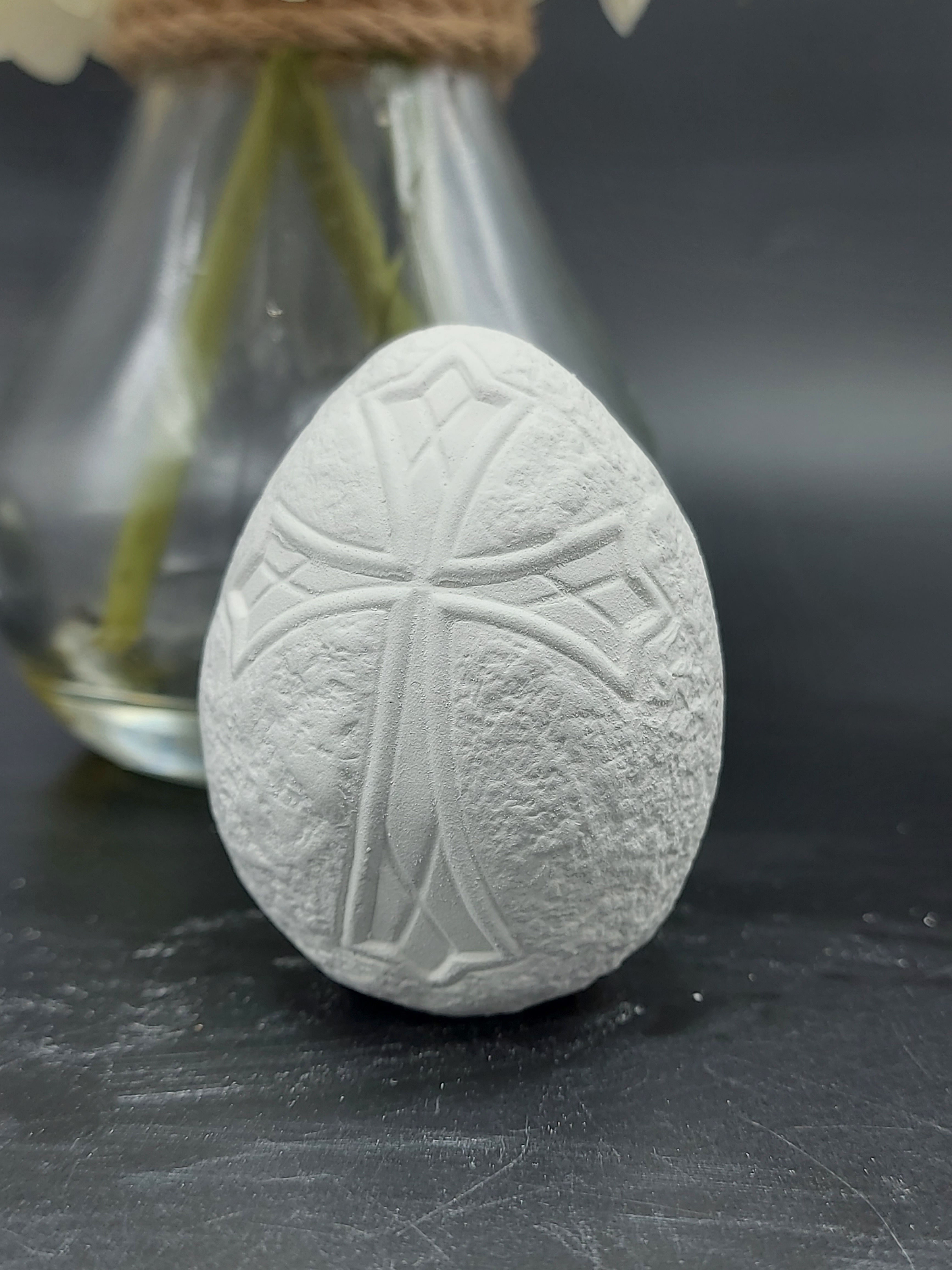 Egg with cross pattern 6