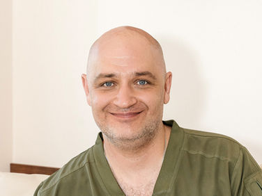 Врач, встречающий новую жизнь – Владимир Владимирович Калашников