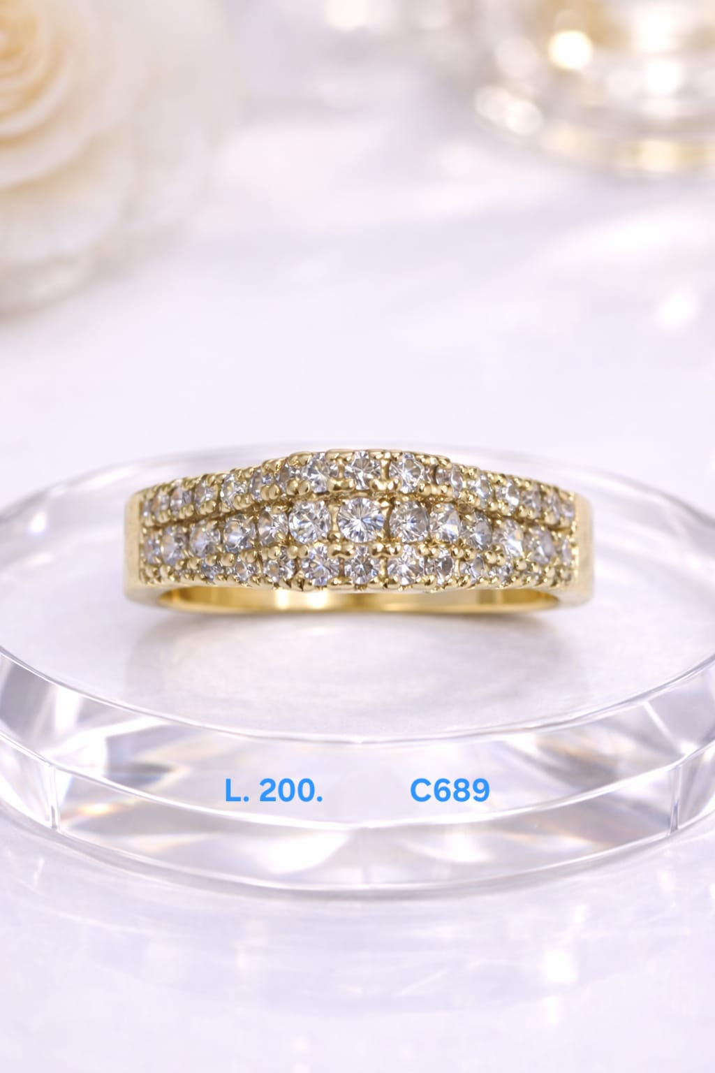 Anillos laminado de oro 18k estilo media alianza con triple fila de pavé de circ