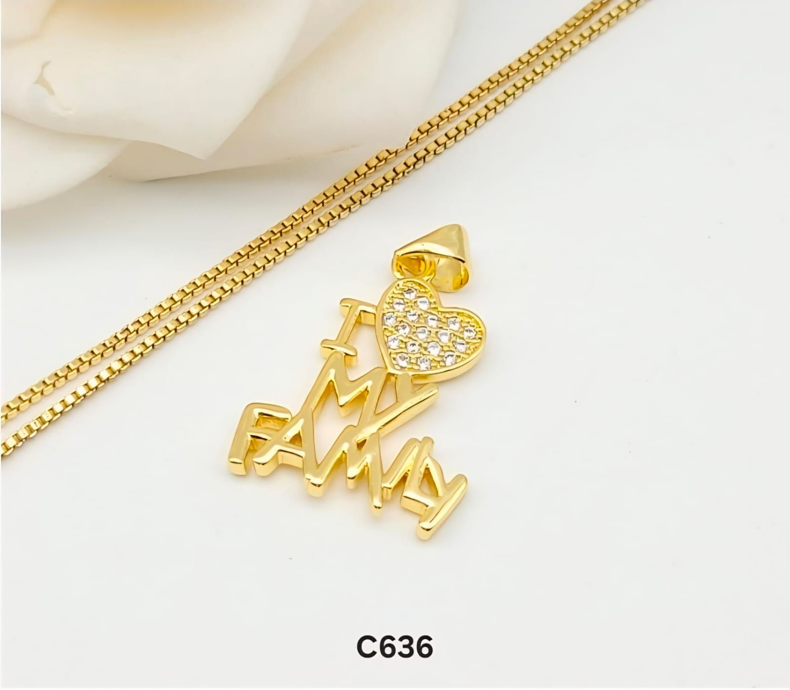 Cadena laminado de oro 18k con dije "I ❤️ MY FAMILY" y corazón