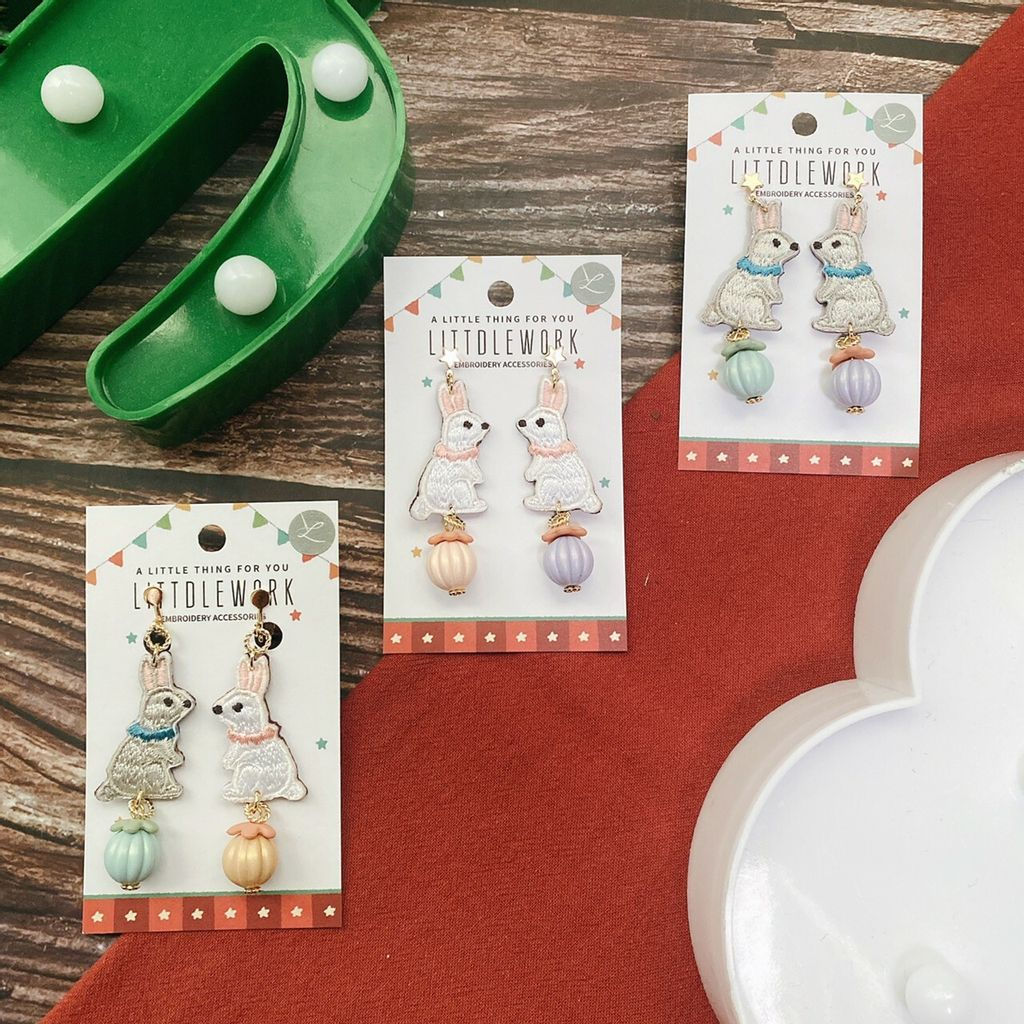 Littdlework | 刺繡耳環 - 馬戲團兔子 | Littdlework | Embroidered earring - Circus rabbit