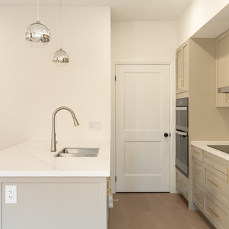 Burlington custom home kitchen interior design build by 416 Construction custom home builder Burlington