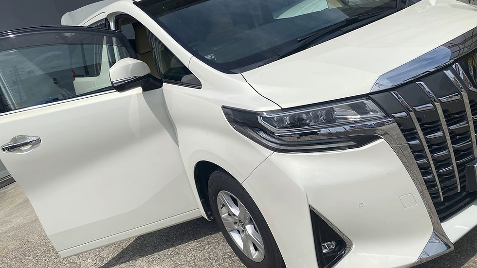 入庫した30アルファードの外観