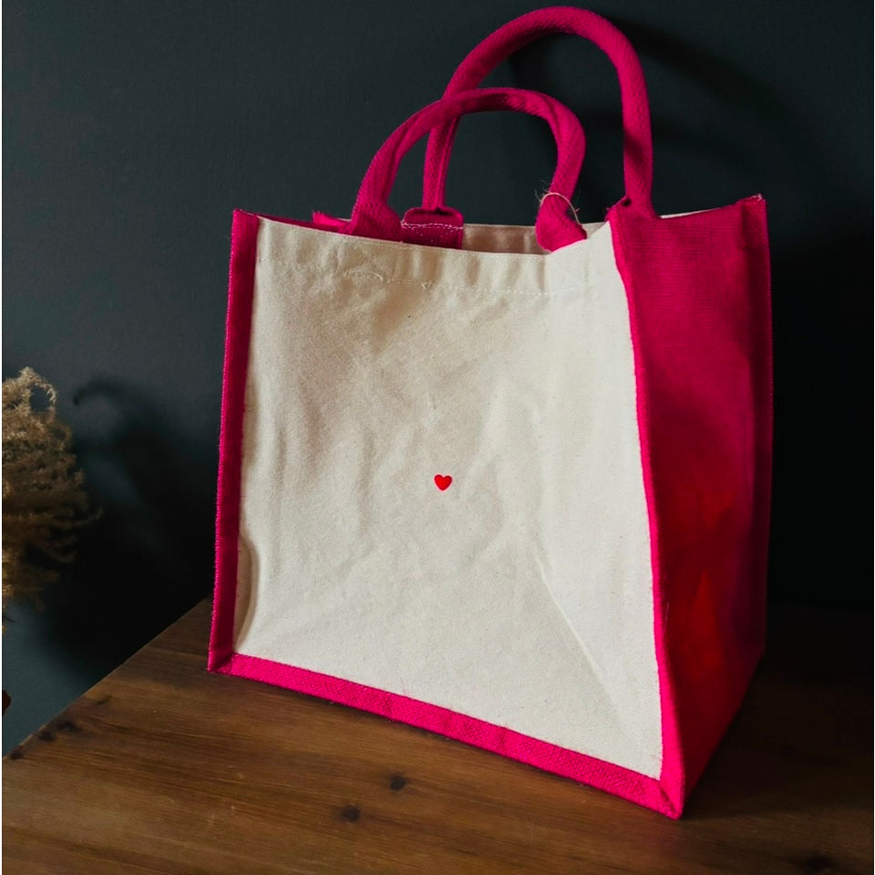 Miniaturbild: Jute Bag - Geschenketasche mit Neonpinker Umrandung und Mini Herz Print in Neonpink