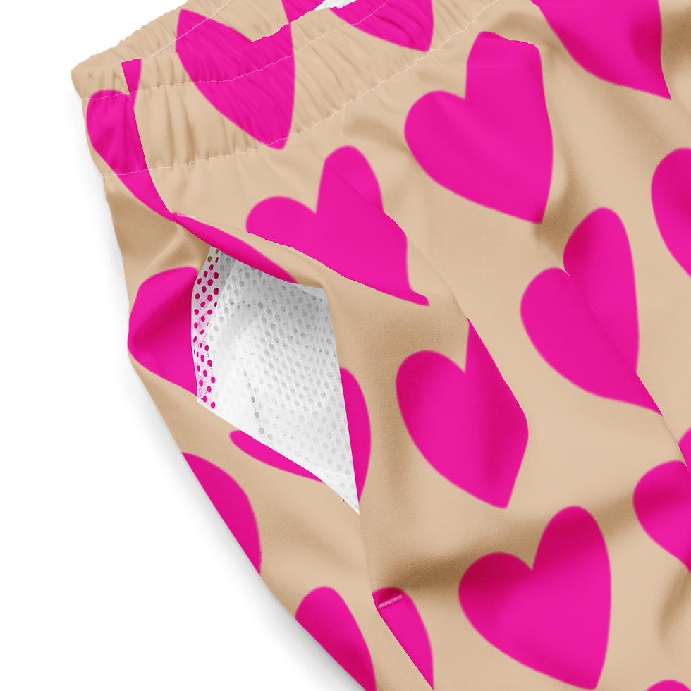 Miniaturbild: Recycelte Badeshorts für Männer mit Neonpinken Herzen auf Sand
