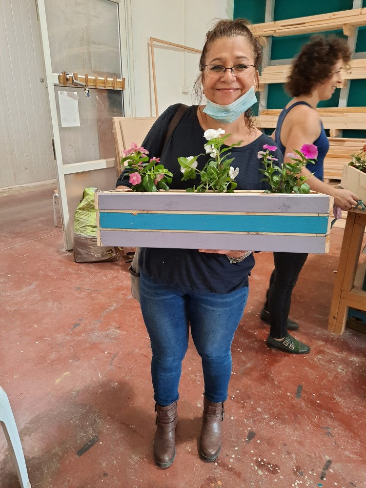 תמונה ממוזערת: שתי אדניות שתילה