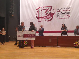 Reciben galardón por su donativo
en la 13ra. Ceremonia de Reconocimiento 
a la Labor Altruista a Fav