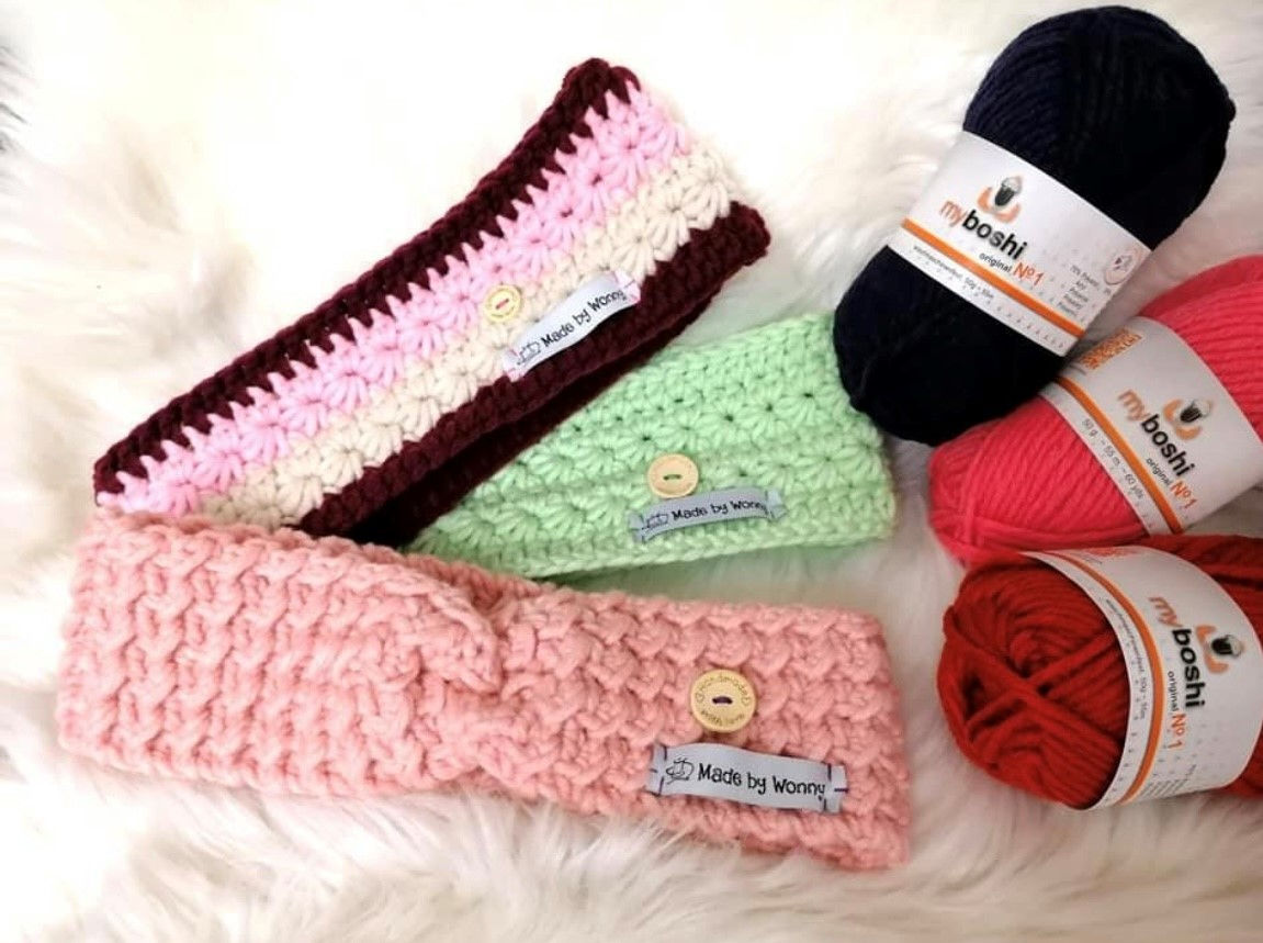 Damenstirnbänder (17 €, mit Vlies 22 €)