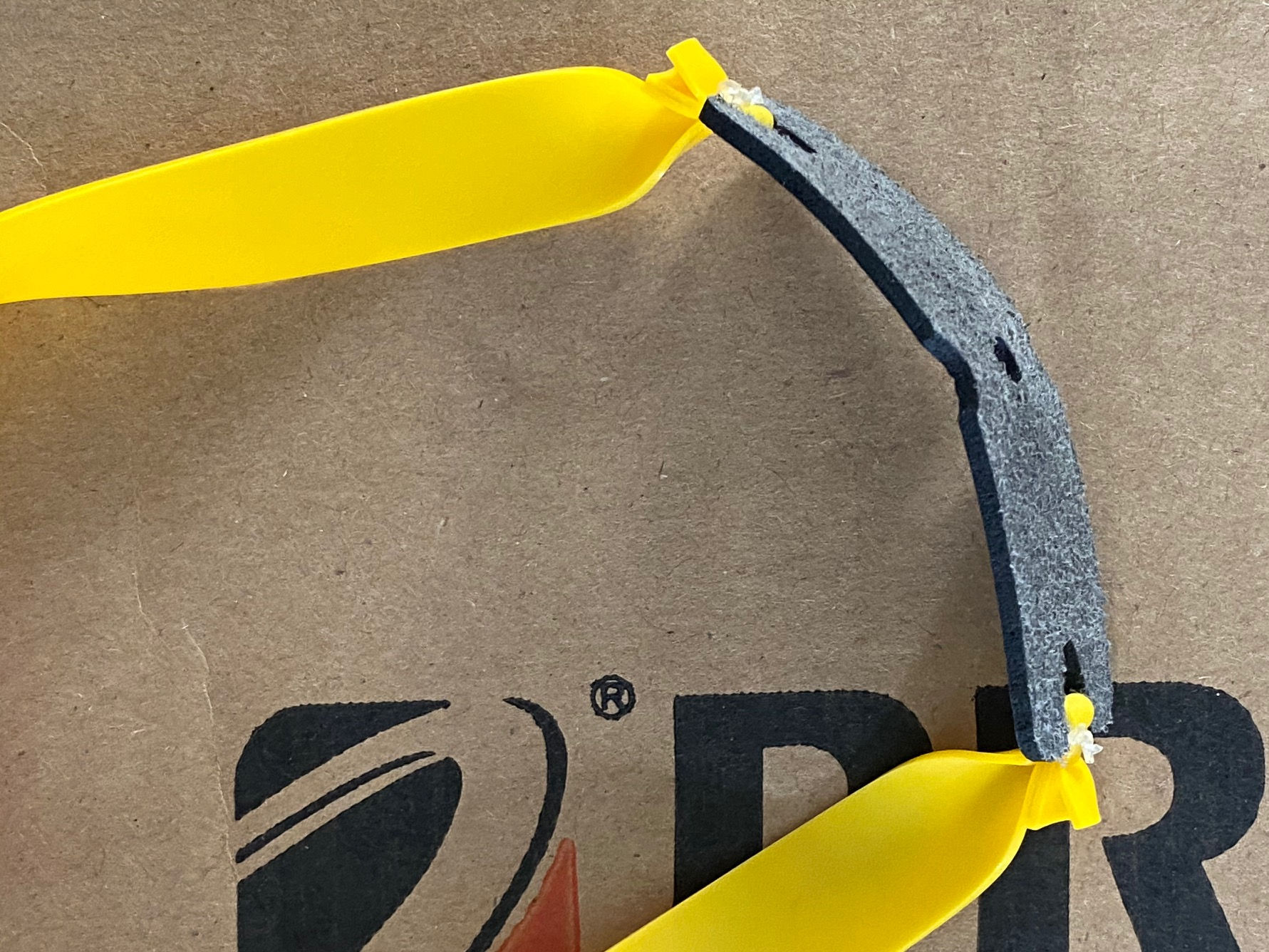 For 8 mm balls: wide, fast bands + pouch