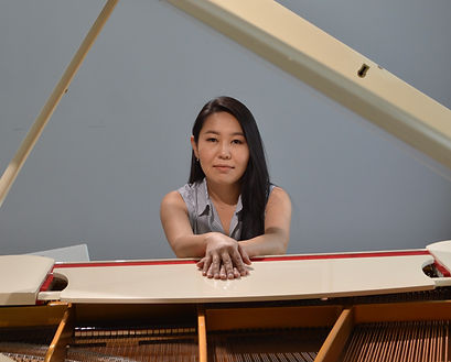 NominSamdan Headshot.JPG