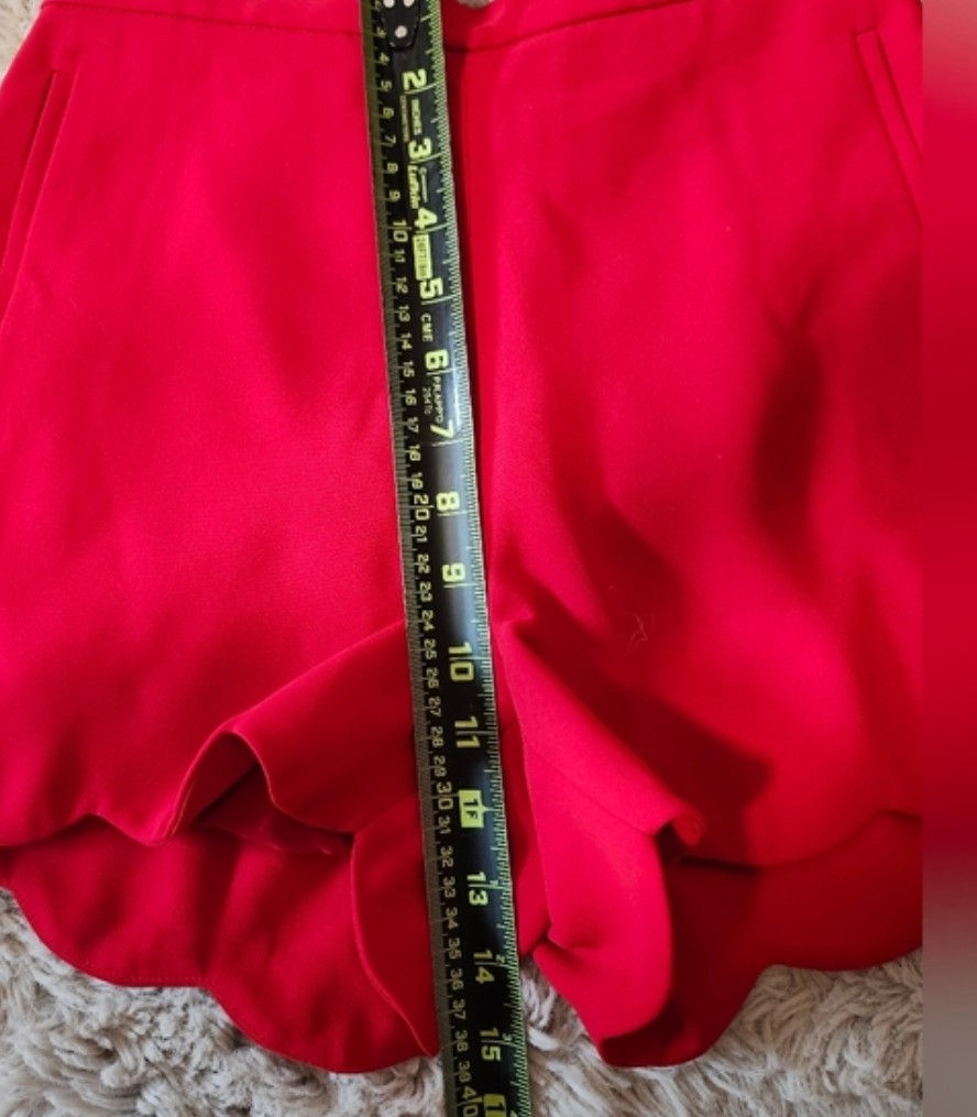 Thumbnail: Aritzia Wilfred Red Scalloped Hem High-Waist Shorts Size 2