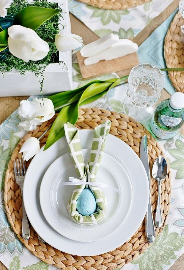 City Chic Design Firm Spring Holiday Décor   Tablescape Inspiration