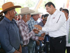 GOBIERNO ESTATAL ACERCA OBRA COMUNITARIA Y APOYOS AL CAMPO PARA TRANSFORMAR COMUNIDADES POBLANAS