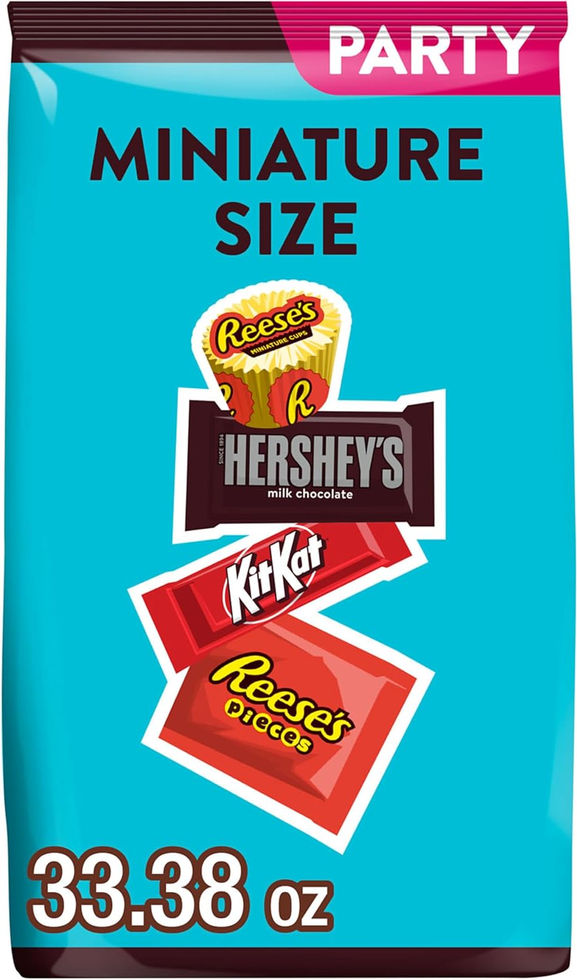 HERSHEY’S, KIT KAT & REESE’S Assorted Candy Party Pack 33.38 oz Bag Front View