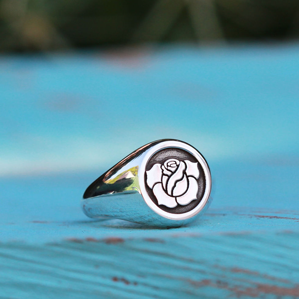 Thumbnail: Petite Rose Signet - size M 1/2