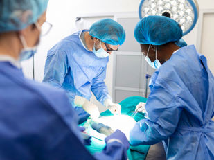 Hipotensão intraoperatória é fator crítico em complicações pós-cirúrgicas