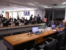 Senado adia votação da PEC que dá autonomia financeira ao BC