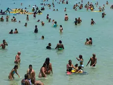 Procedimentos na pele devem ser evitados no verão, aponta médica