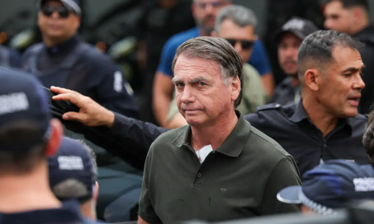 Bolsonaro cai e bate a cabeça em imóvel na cela da PF, afirma Michelle - Fabio Rodrigues-Pozzebom/ Agência Brasil