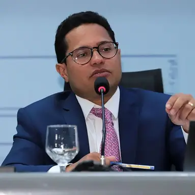 Justiça dá 10 dias para Papy explicar demissão de ex-amante de Sandro Benites